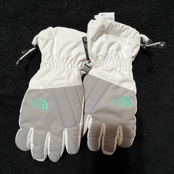 White and grey The North Face gloves ( Youth size) - Picture 2 of 4